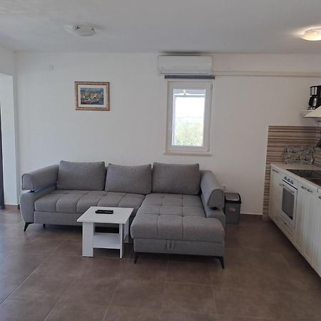 Nane Garden House With Heated Pool Villa Mirca  Bagian luar foto