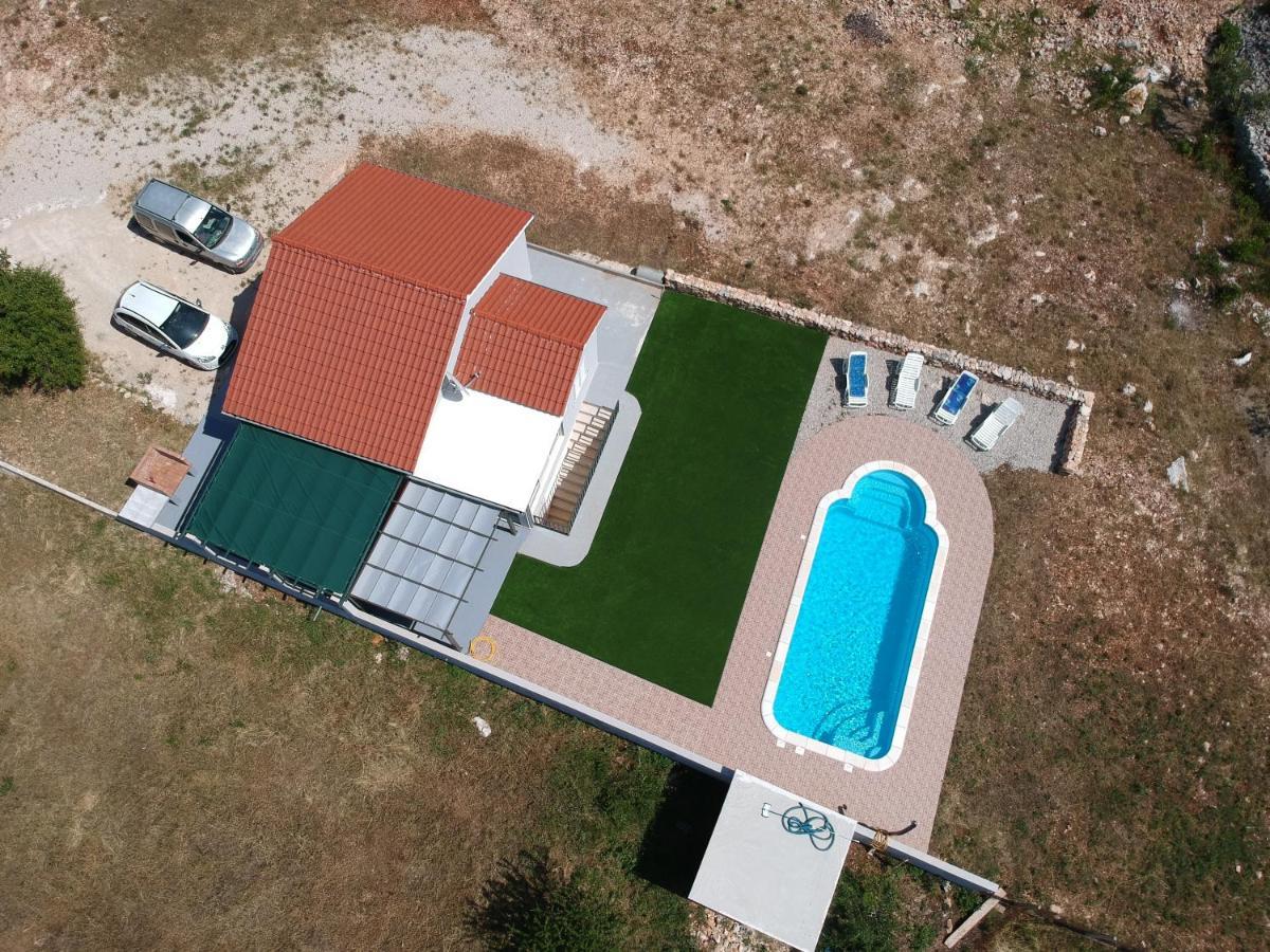 Nane Garden House With Heated Pool Villa Mirca  Bagian luar foto