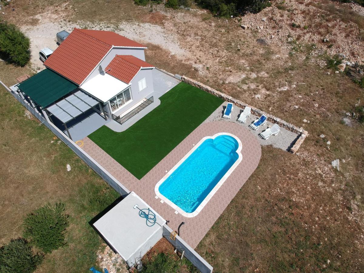 Nane Garden House With Heated Pool Villa Mirca  Bagian luar foto