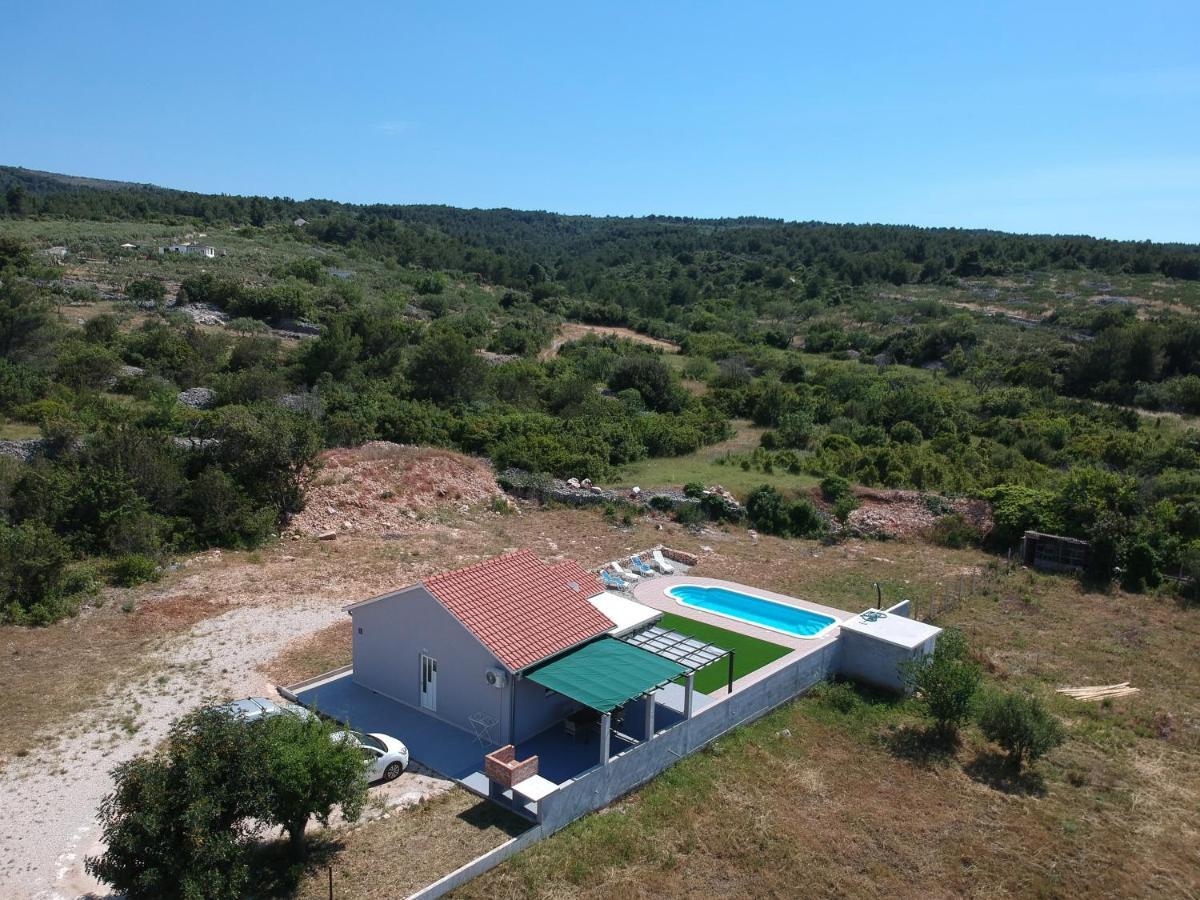 Nane Garden House With Heated Pool Villa Mirca  Bagian luar foto