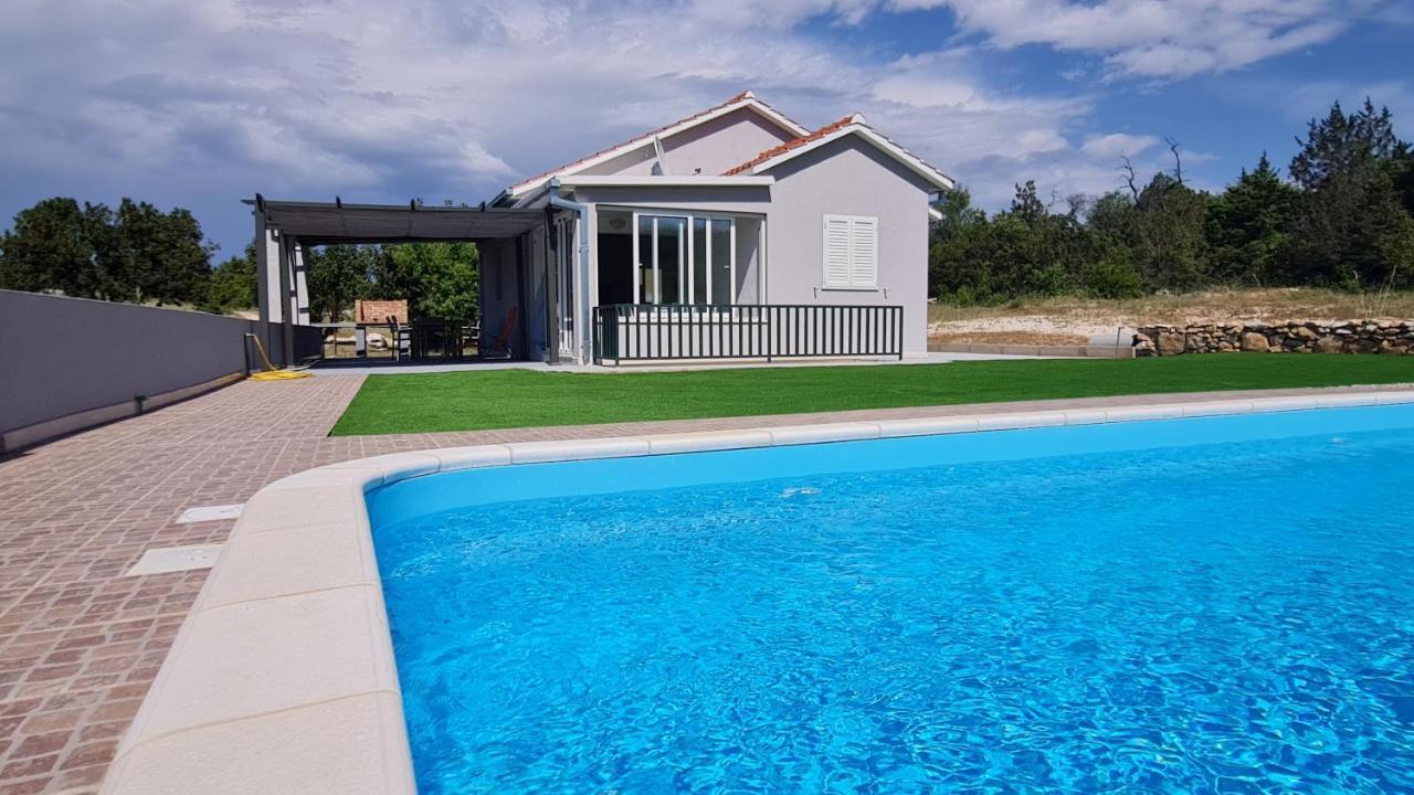 Nane Garden House With Heated Pool Villa Mirca  Bagian luar foto