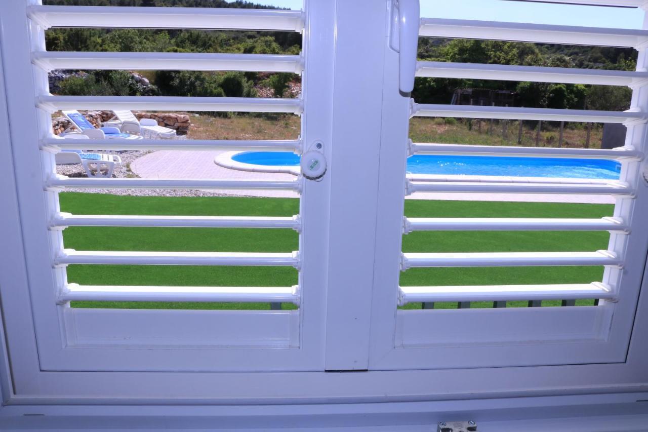 Nane Garden House With Heated Pool Villa Mirca  Bagian luar foto