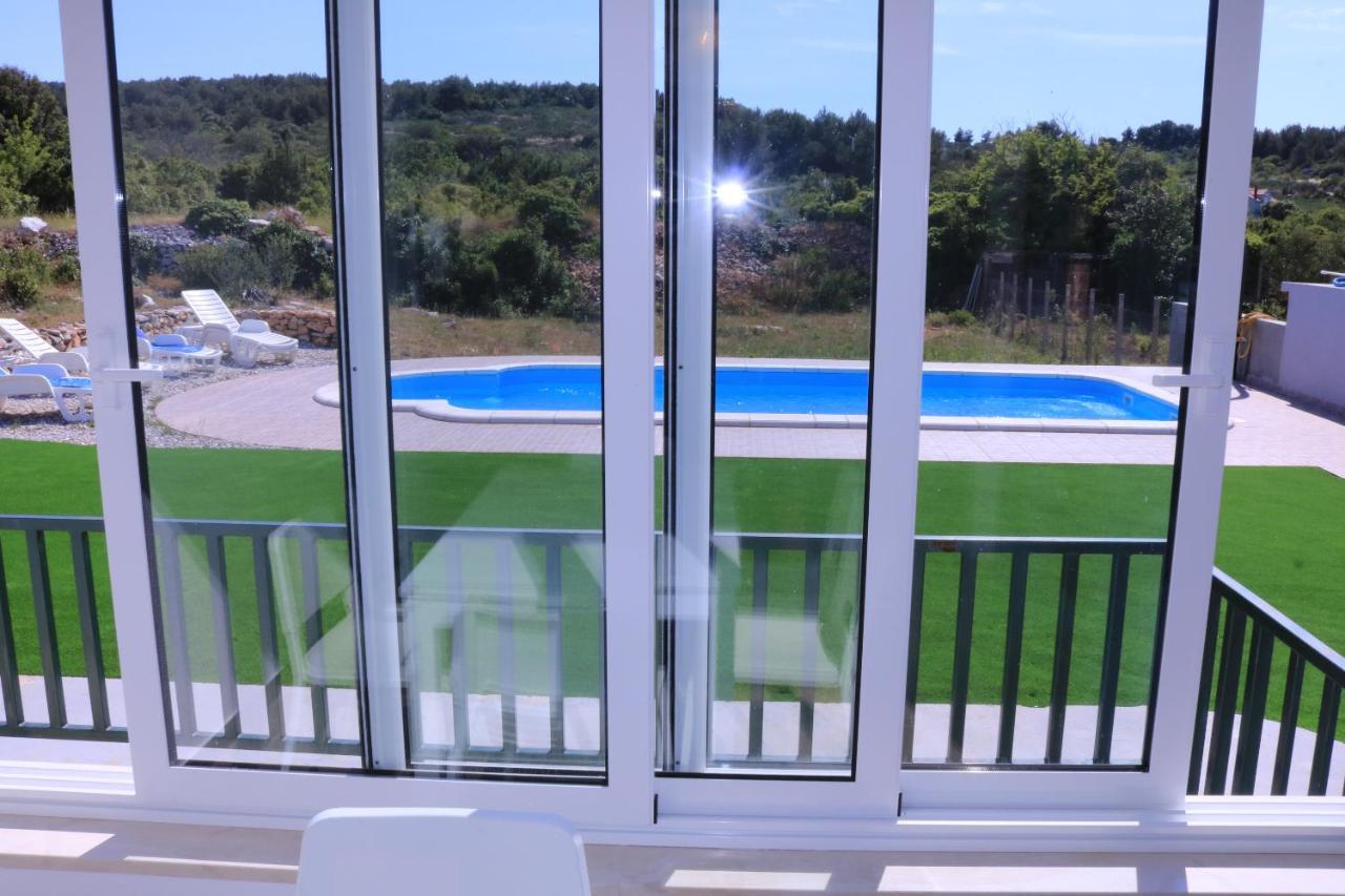 Nane Garden House With Heated Pool Villa Mirca  Bagian luar foto