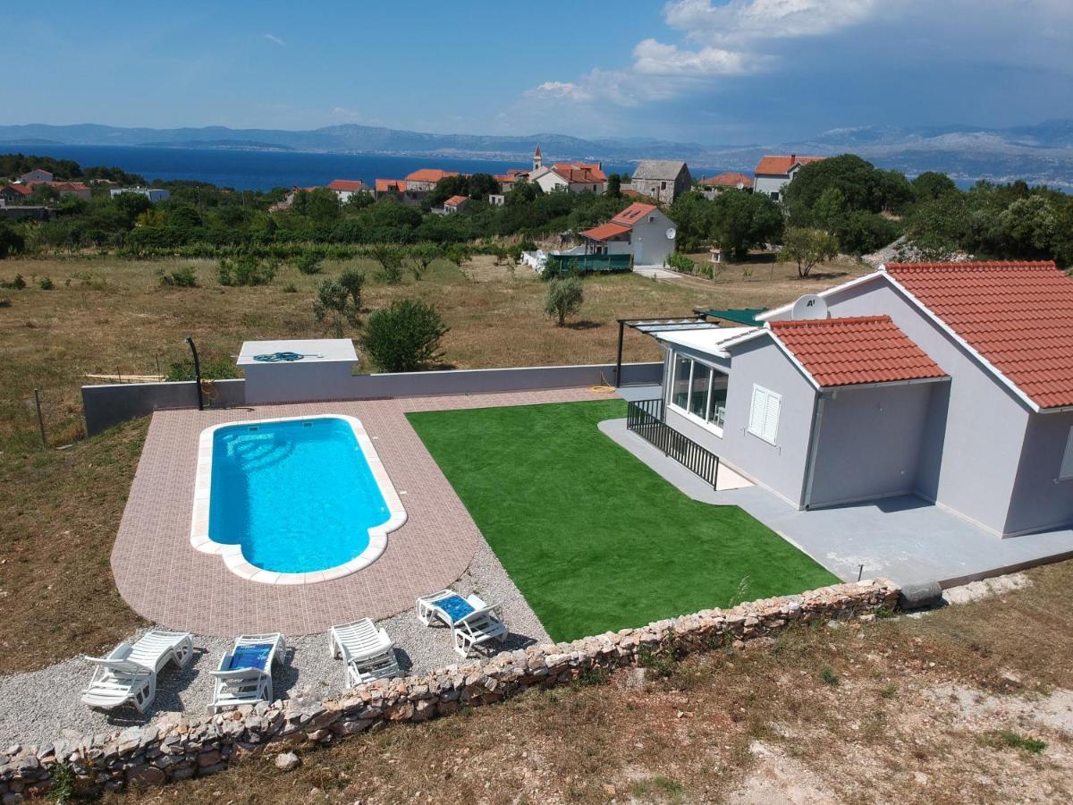 Nane Garden House With Heated Pool Villa Mirca  Bagian luar foto